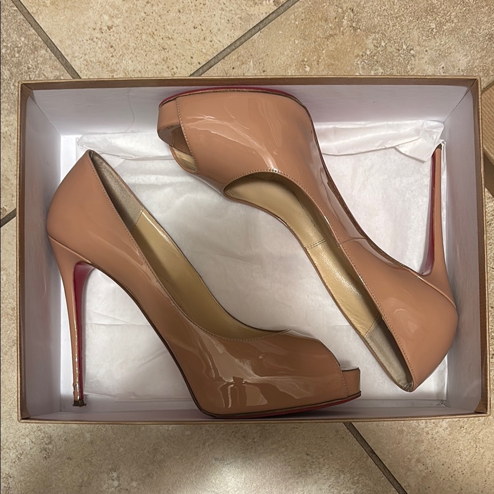 Christian Louboutin - Very Prive